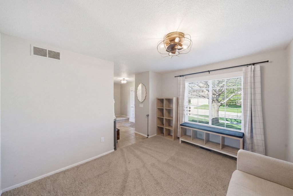 Listing Photo: 1935 SE Prairie Creek Dr, Waukee, IA 50263-5